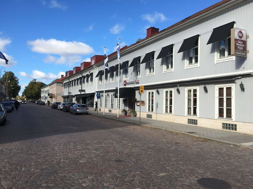 Best Western Plus Edward Hotel 