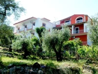 Alexandros Studios and Apartments 