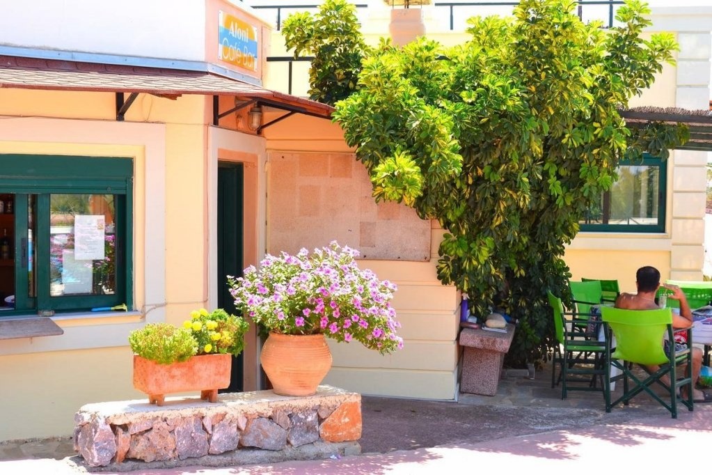 Aloni Suites 3*