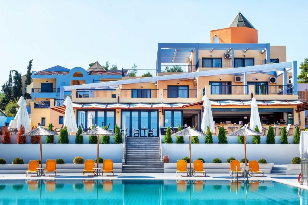 Atrium Hotel 4*