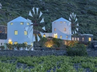 Windmill Villas 2*