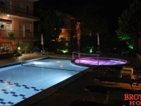 Brothers House 