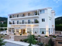 Chloe Hotel 