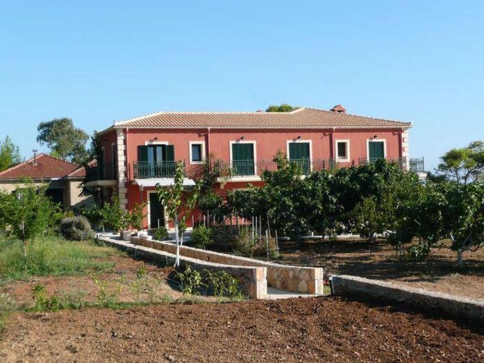 Avra Private Suites 3*