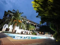 Elli Hotel 2*