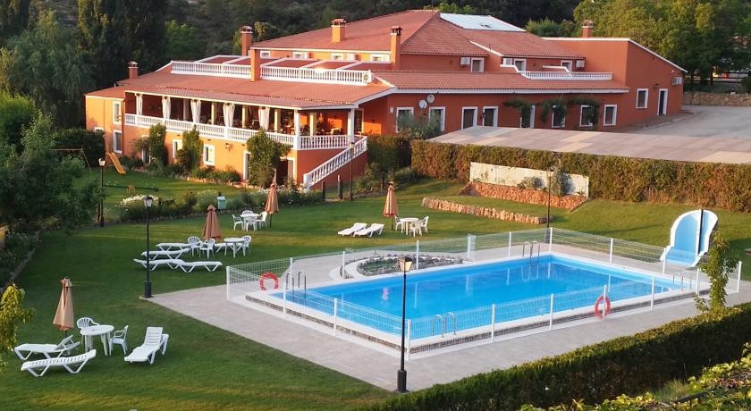 Hotel Val de Pinares 3*