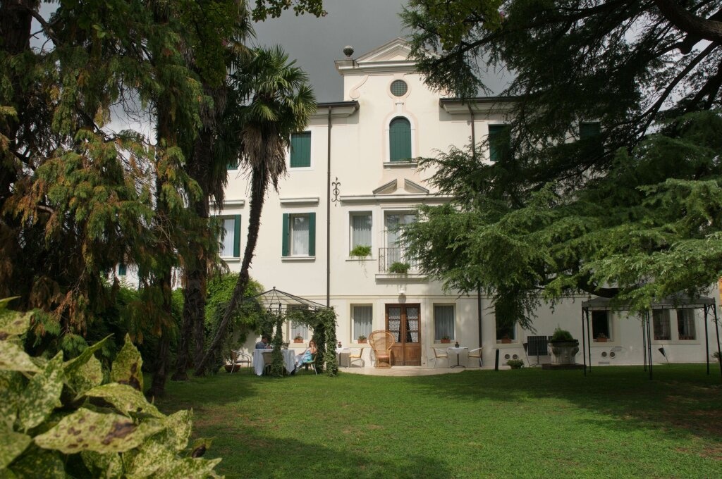 Ca Damiani 4*