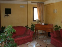 Ypsigro Palace Hotel