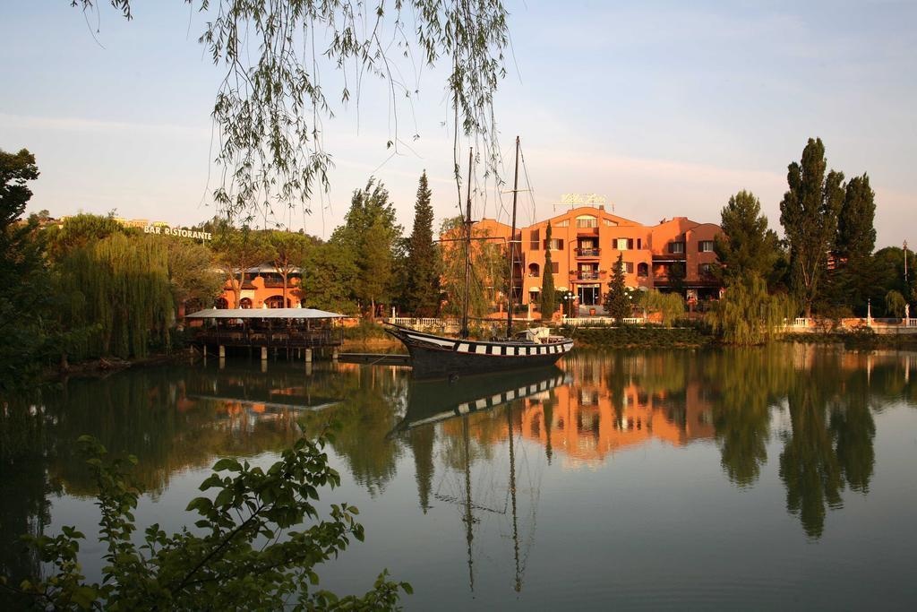 Hotel Villa Leri 4*