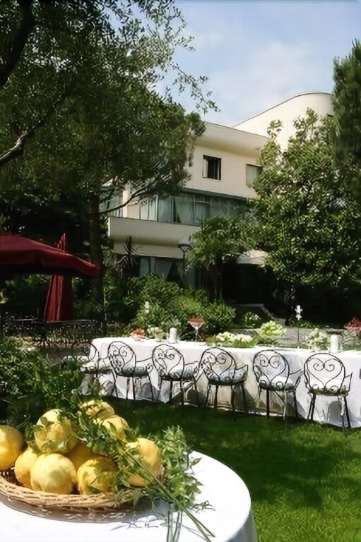 Cristina Park Hotel 4*