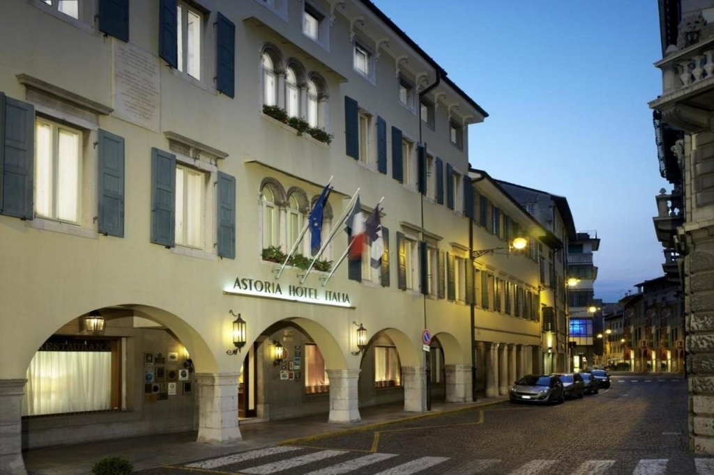 Astoria Hotel Italia 4*