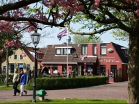 Hotel de Tjattel 2*