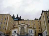 Zdraviliski Dvor 4*