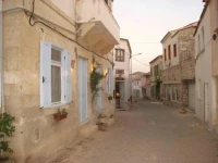 Adacati Konukevi 