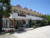 La Perla 3*