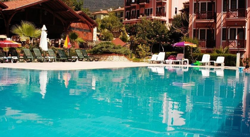 Club Pink Palace Hotel 3*
