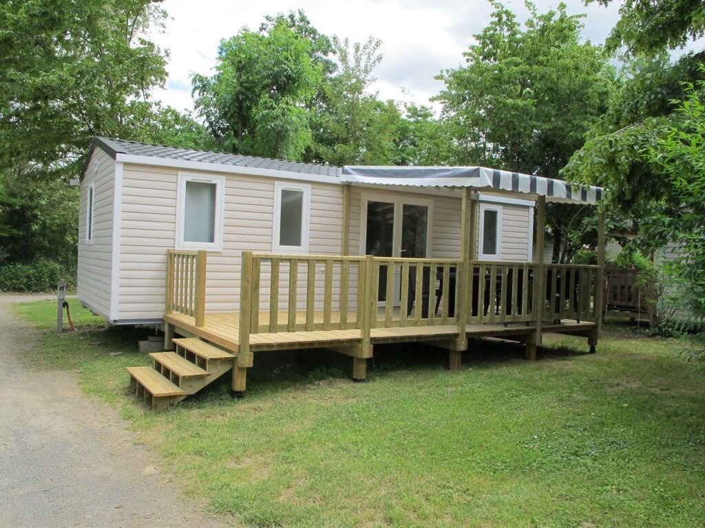 Camping Les Portes Du Beaujolais 4*