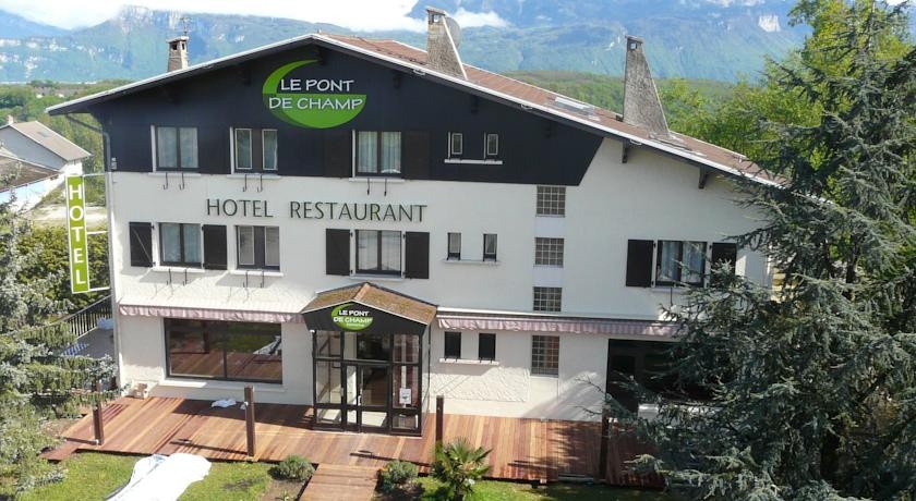 Logis Le Pont de Champ 2*
