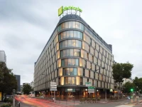 Holiday Inn Paris - Porte de Clichy 4*