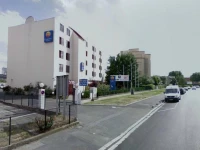 Comfort Hotel Gennevilliers  3*