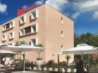 Ibis Loriol Le Pouzin 