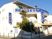 Hotel Les Palmiers En Camargue 2*