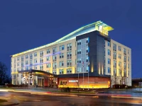 Aloft Montreal Airport 3*