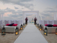 El Taj Oceanfront & Beachside Condo Hotel