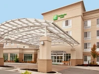 Holiday Inn Hotel and Suites Beckley 3*