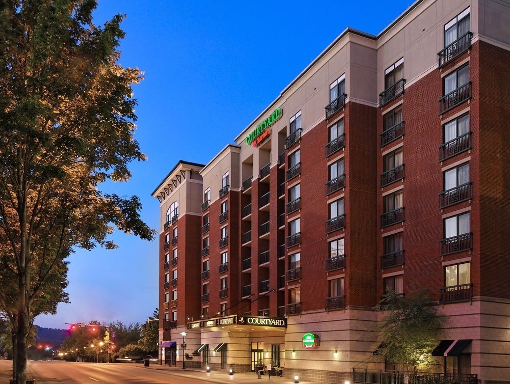 Courtyard Chattanooga Downtown 3*