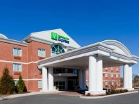 Holiday Inn Express Hotel and Suites Salisbury - Delmar 2*
