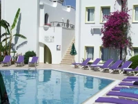 Red Lion Hotel & Studios 2*