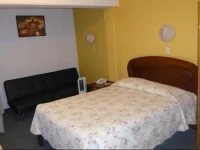 Hostal Helena Inn 3*