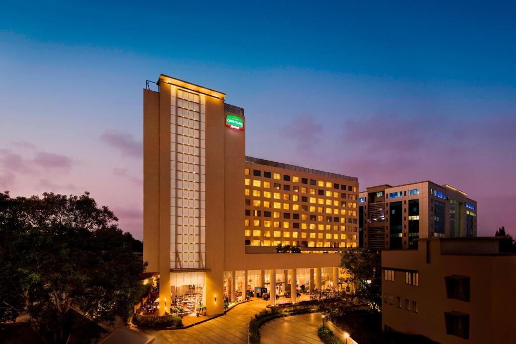 Courtyard by Marriott Mumbai International Airport 4*
