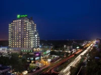 Holiday Inn Cochin 5*