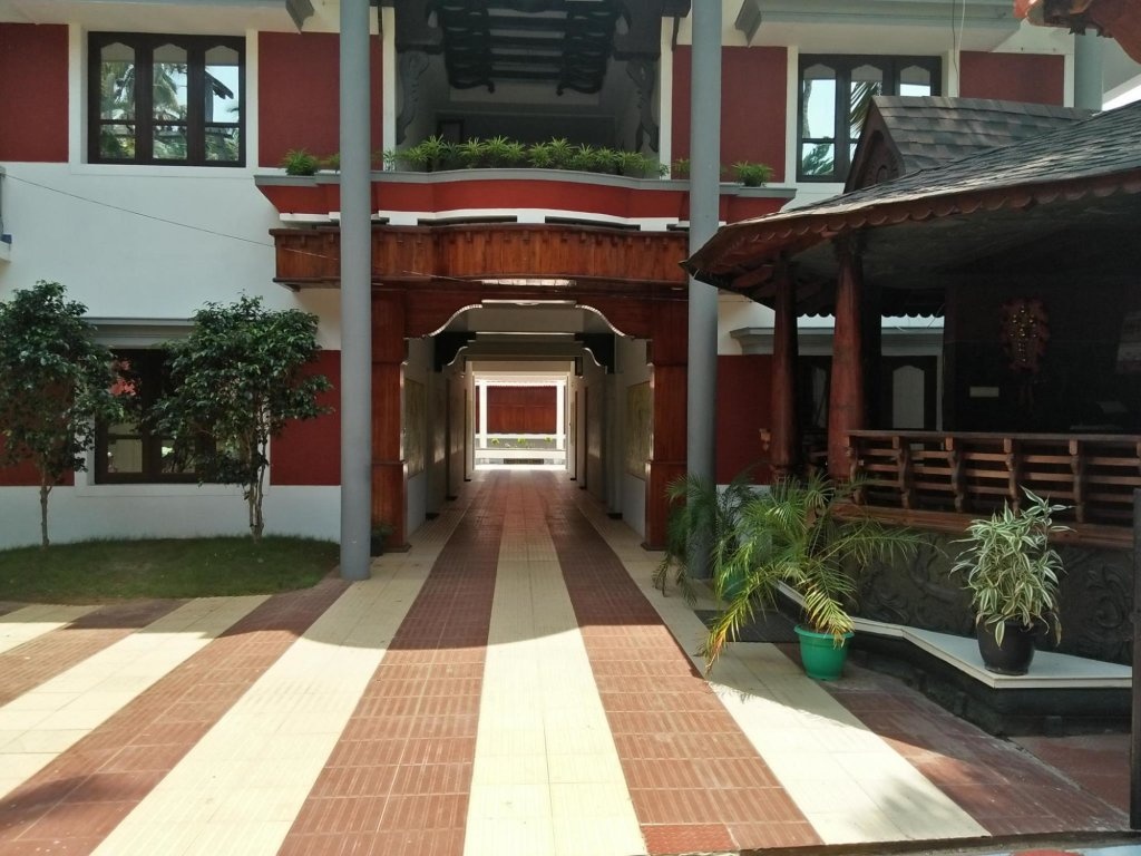 Black Beach Resort 2*