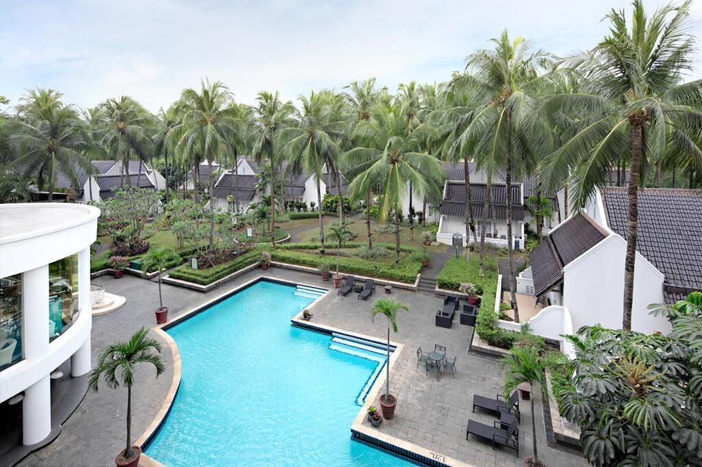 Aryaduta Lippo Village 5*