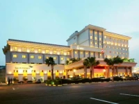I Hotel Batam 4*