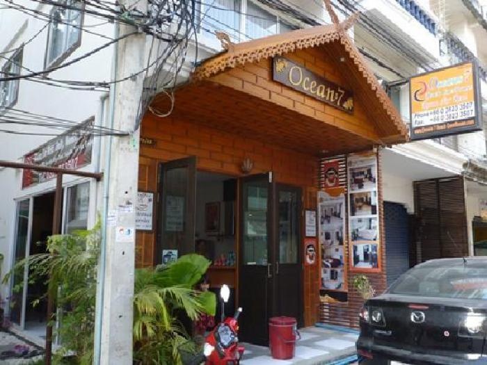 Oceans 7 Beach Guesthouse 