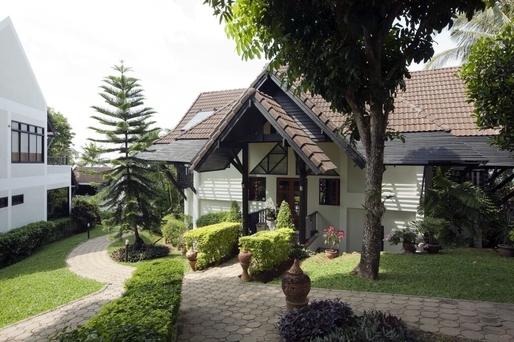 Kamala Beach Estate 4*
