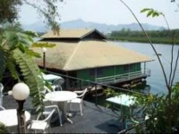 Sams River Rafthouse 2*