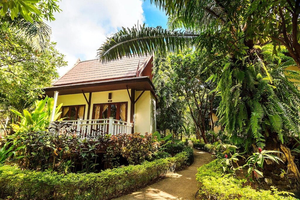 Lanta Klong Nin Beach Resort 3*