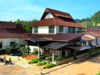 Howdy Relaxing Hotel 3*