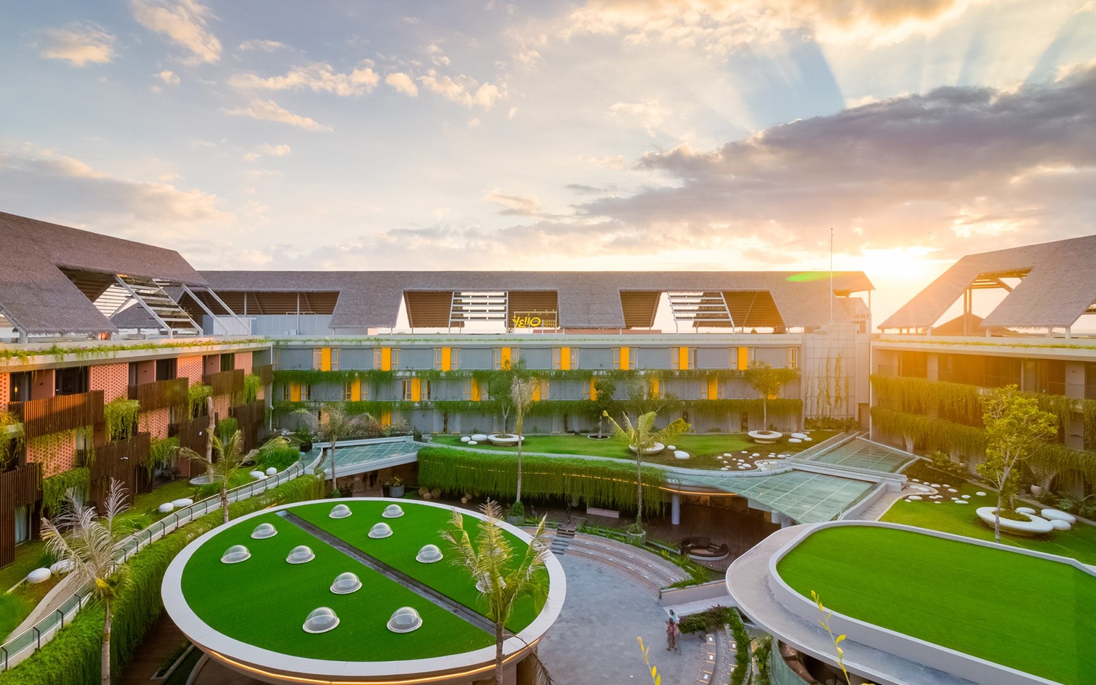 YELLO Hotel Kuta Beachwalk Bali 3*