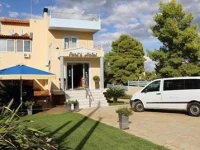 Peri's Hotel 