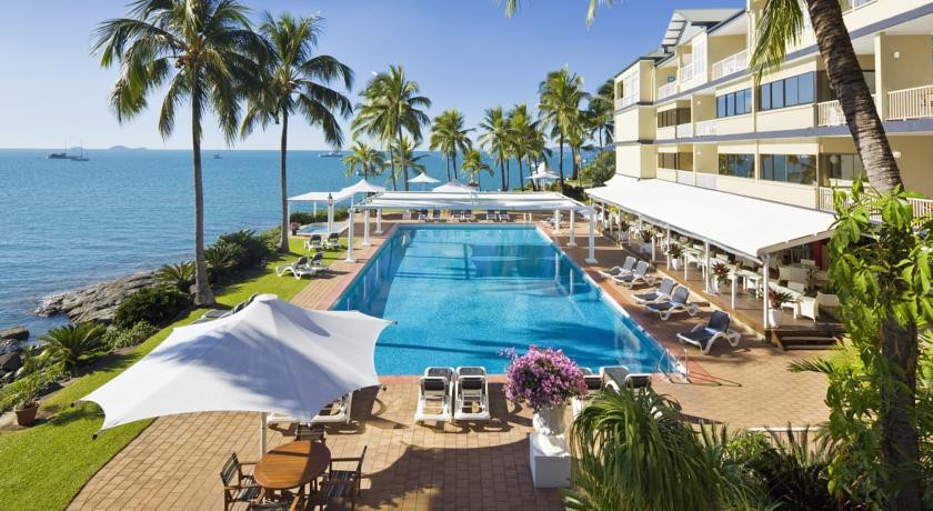 Coral Sea Resort 4*