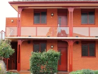 Sovereign Park Motor Inn 4*