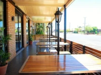 Golden West Motor Inn 4*