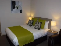 Golden Chain Tower Motor Inn 4*