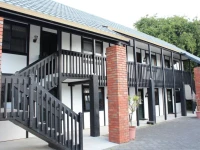 Grosvenor Motor Inn 4*